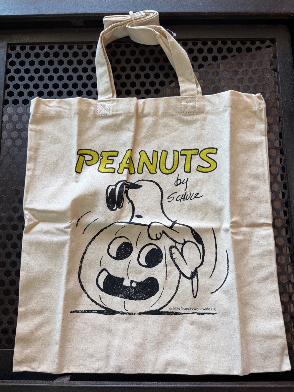 NWOT Peanuts Canvas Tote - Cream with Yellow and Black Graphic 2024